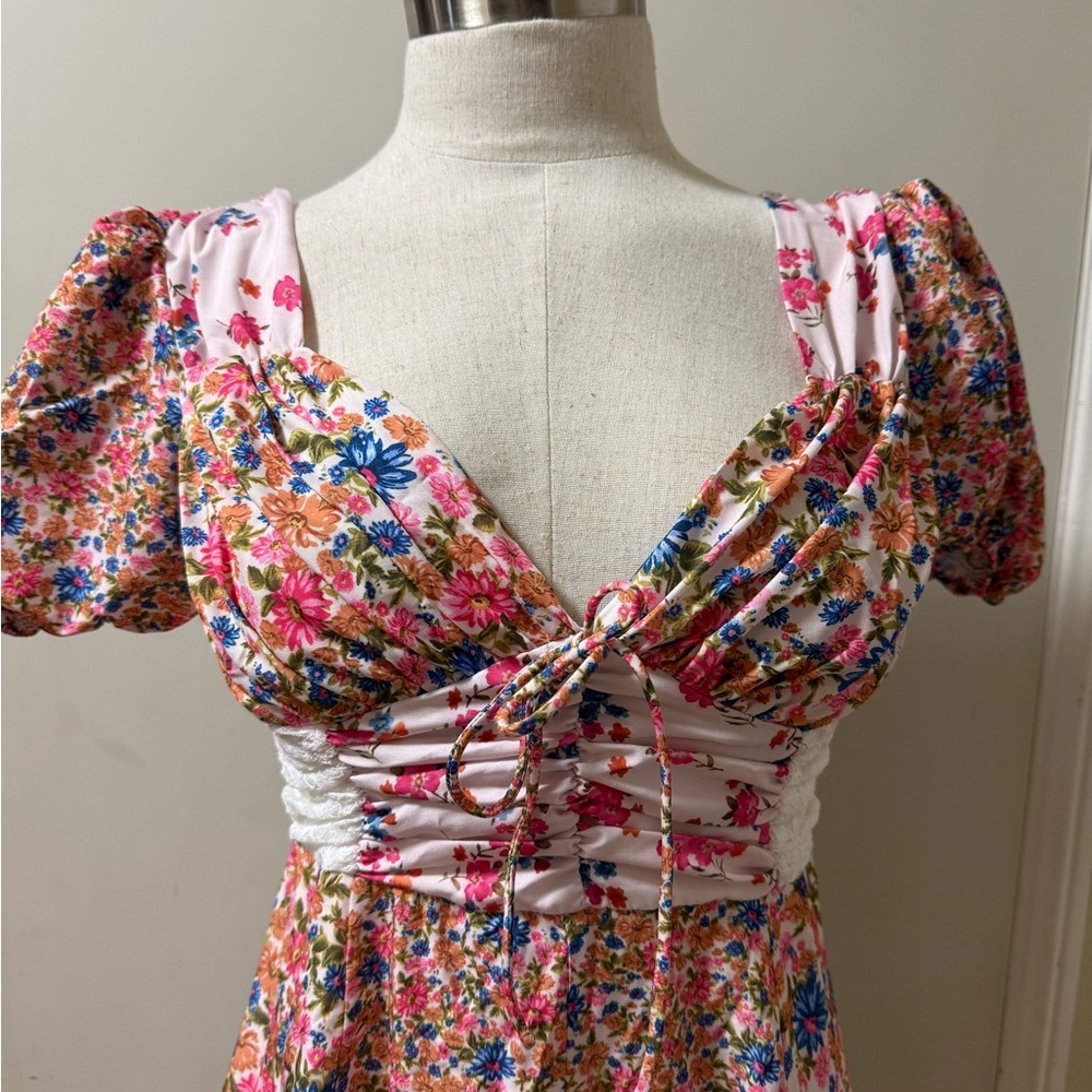 Floral Short Dress. New without tags. Size small. - Picture 2 of 12